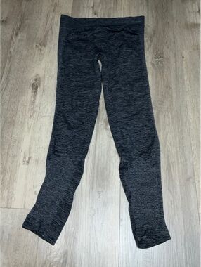 TekGear Women's Black and Gray Seamless Leggings Size Medium